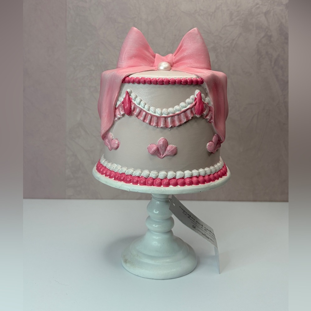 Cupcakes and Cashmere Pink and White Decorative Cake with Bow - Picture 10 of 14